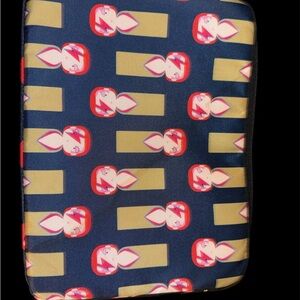 ☀️ Navy and Beige Graphic Print Laptop /ipad Sleeve